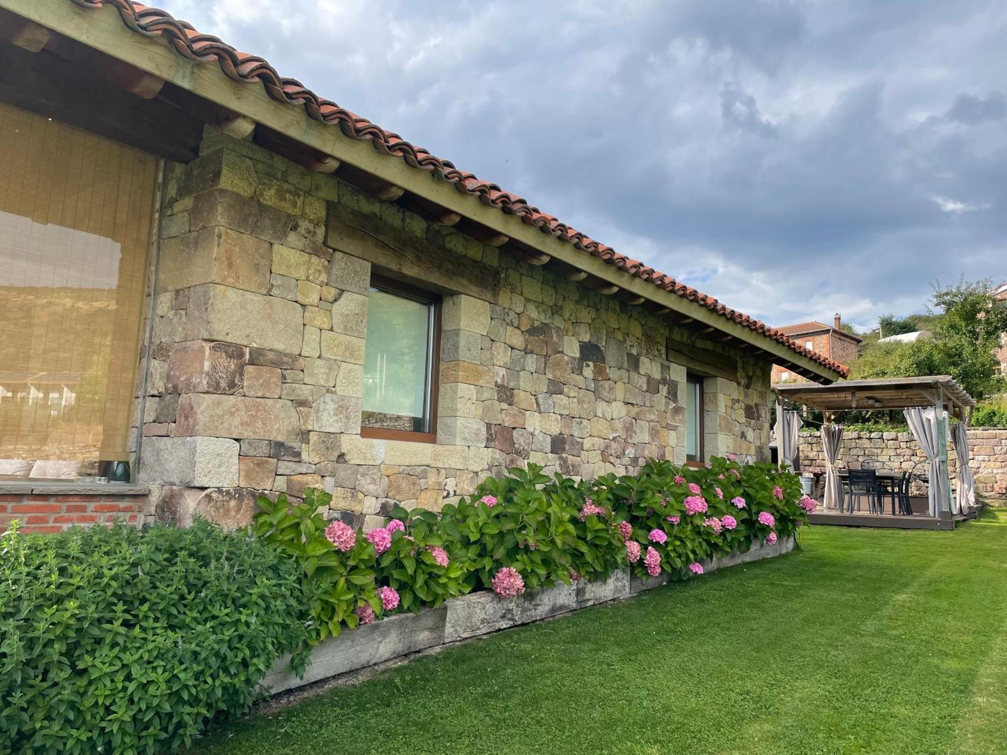 Los Chozos De La Brana Branosera Exterior photo